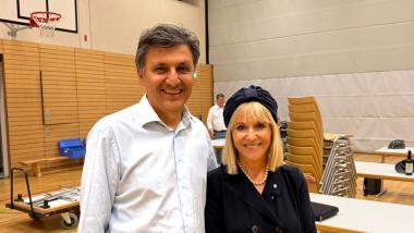 Mahmut Türker und Patricia Riekel beim Bezirksausschuss