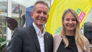 Dr. Claus Wunderlich und Jennifer Kaiser-Steiner (Bild: FDP München)
